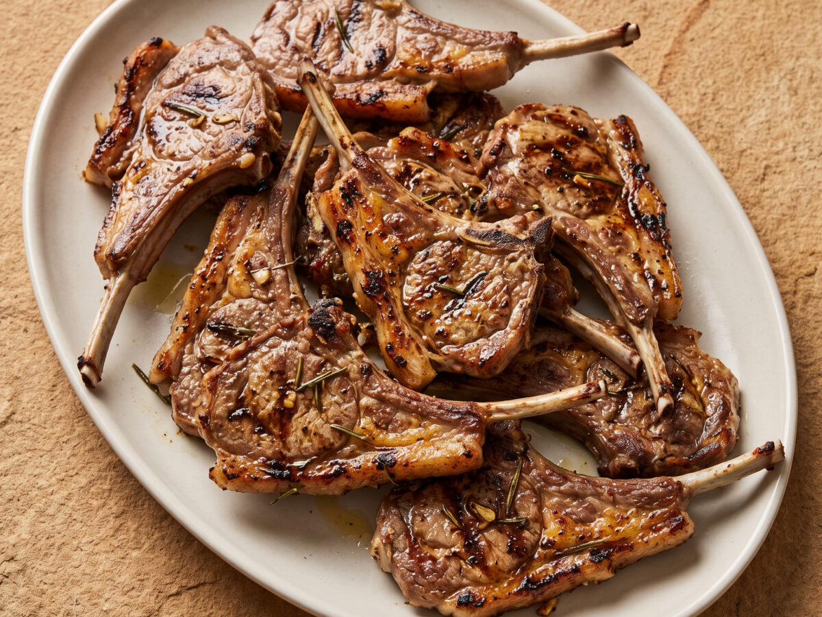 Heiß vom Grill, zart am Knochen