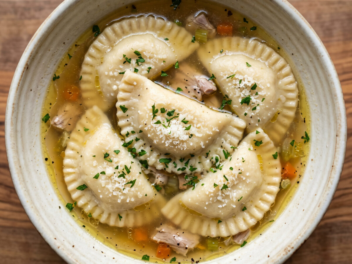 Cassatelle in brodo di gallina aus Sizilien