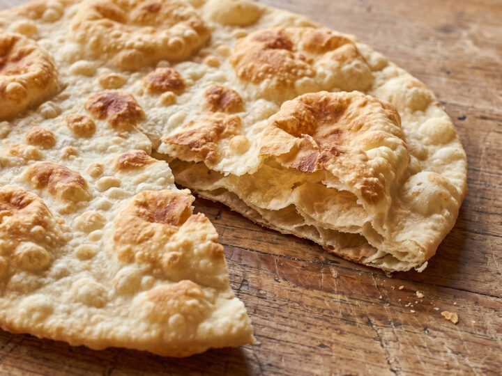 Crostolo del Montefeltro: Blättriger Fladen aus den Marken