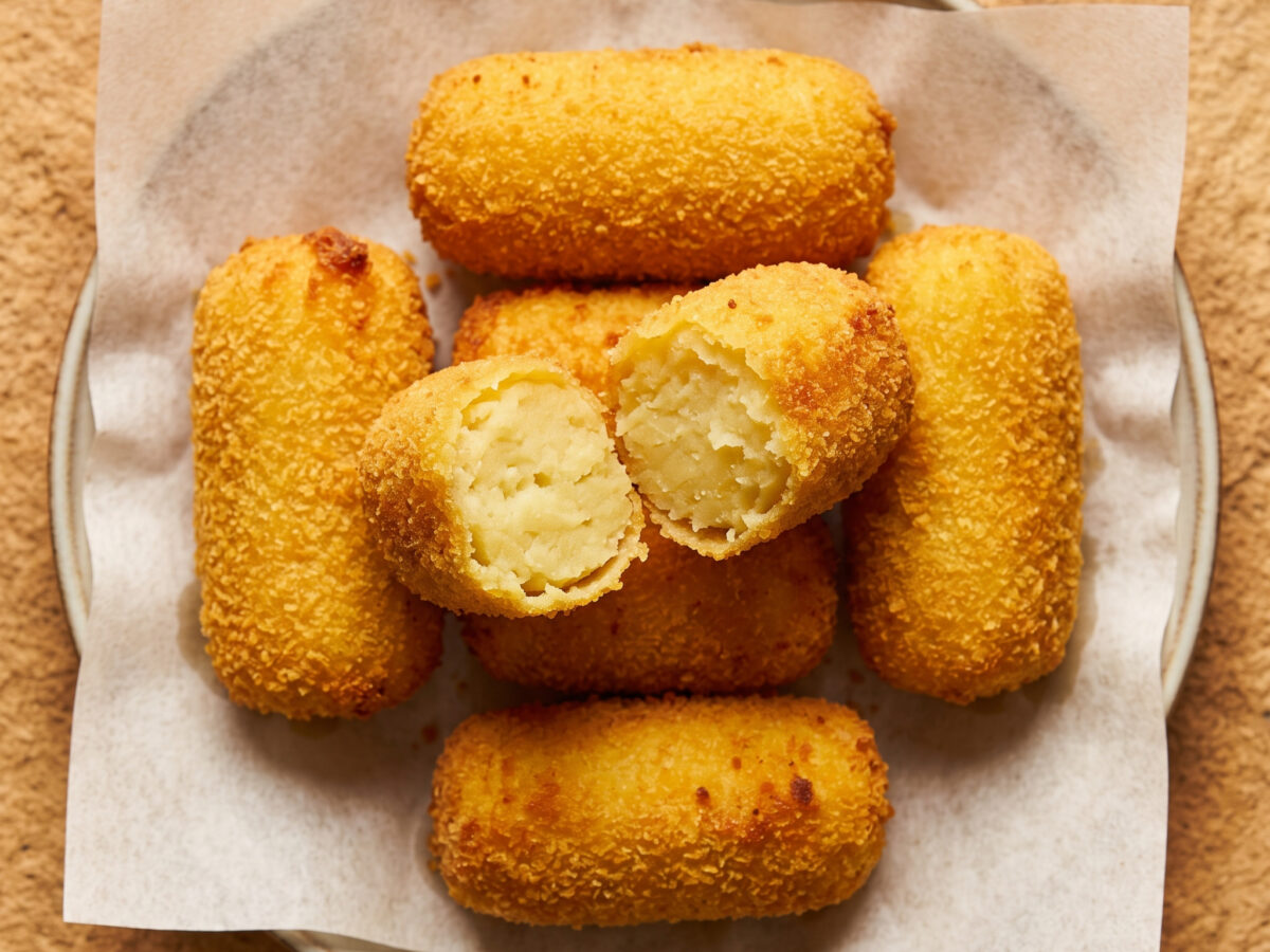 Goldbraune Kartoffelkroketten für die Hand