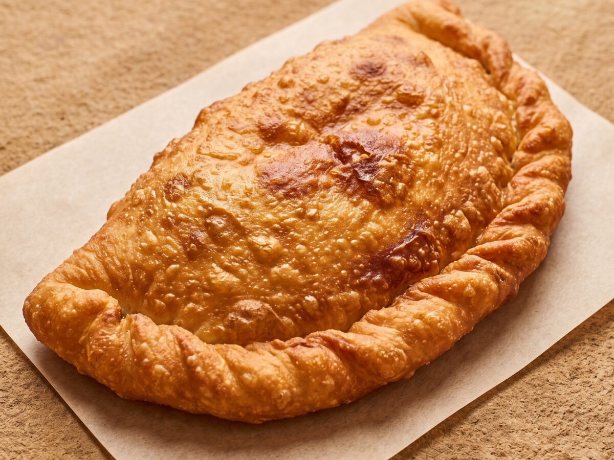 Knusprige Pizza fritta mit Scarola