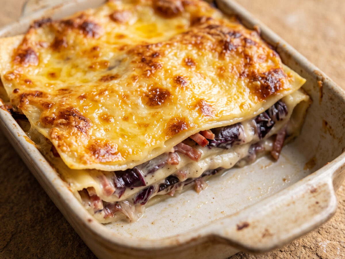 Lasagnette gratinate mit Südtiroler Speck und Radicchio
