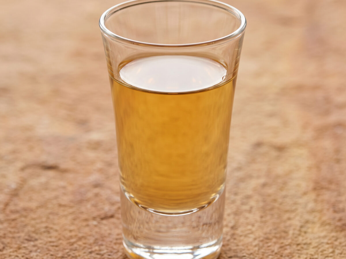 Liquore di genziana carnico aus der Carnia