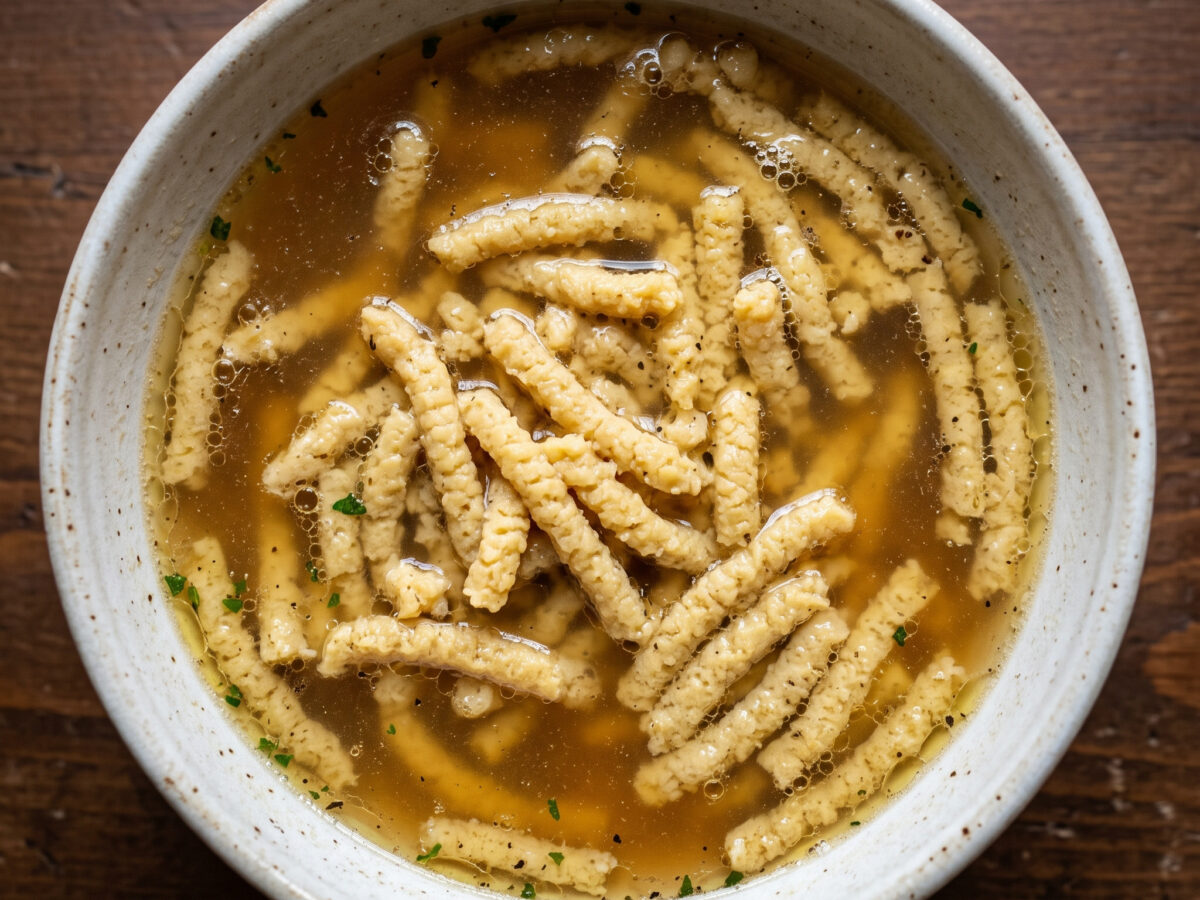 Passatelli in brodo aus der Emilia-Romagna