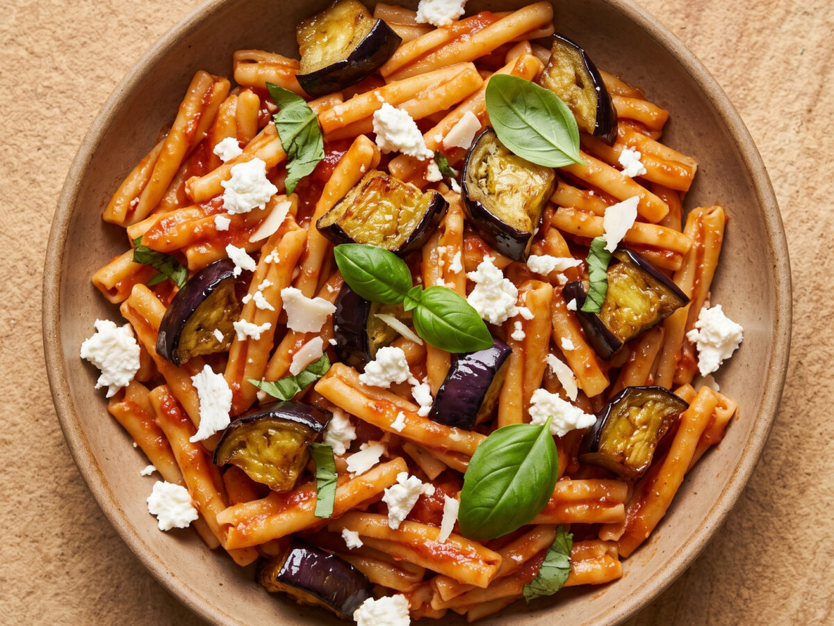 Pasta fredda alla Norma aus Sizilien