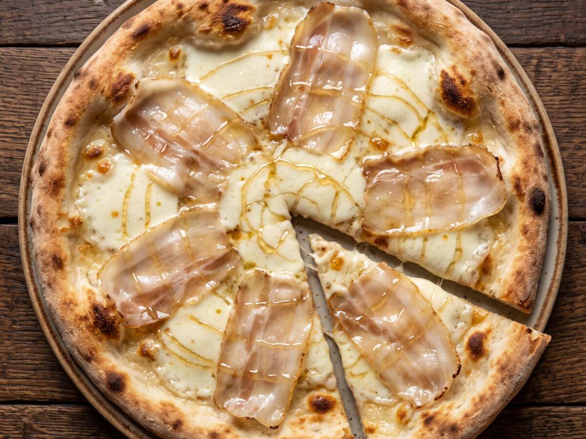Pizza Arnad mit Lardo und Kastanienhonig