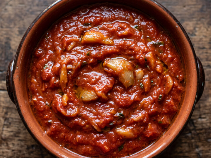 Sugo all'aglione aus der Toskana