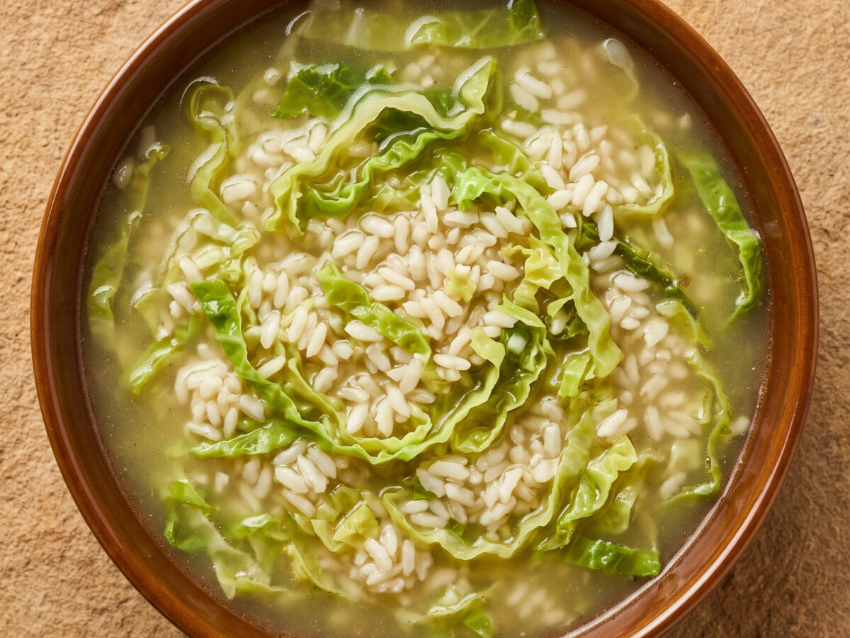 Minestra di riso e verza aus Molise
