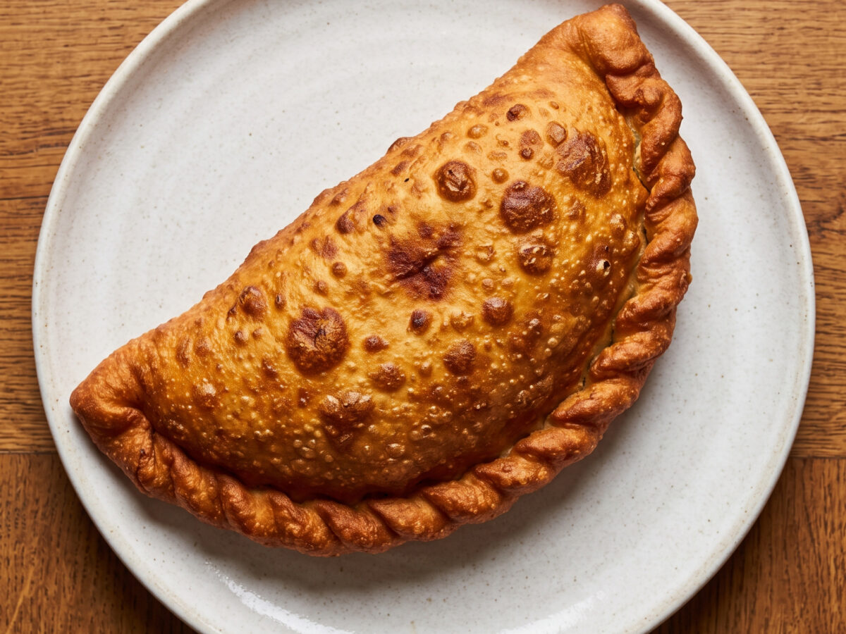 Siciliana fritta catanese mit Tuma und Sardellen