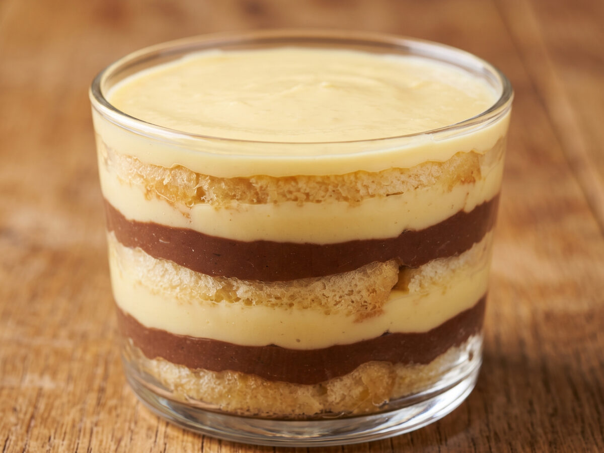 Anisduft zwischen Creme und Alchermes